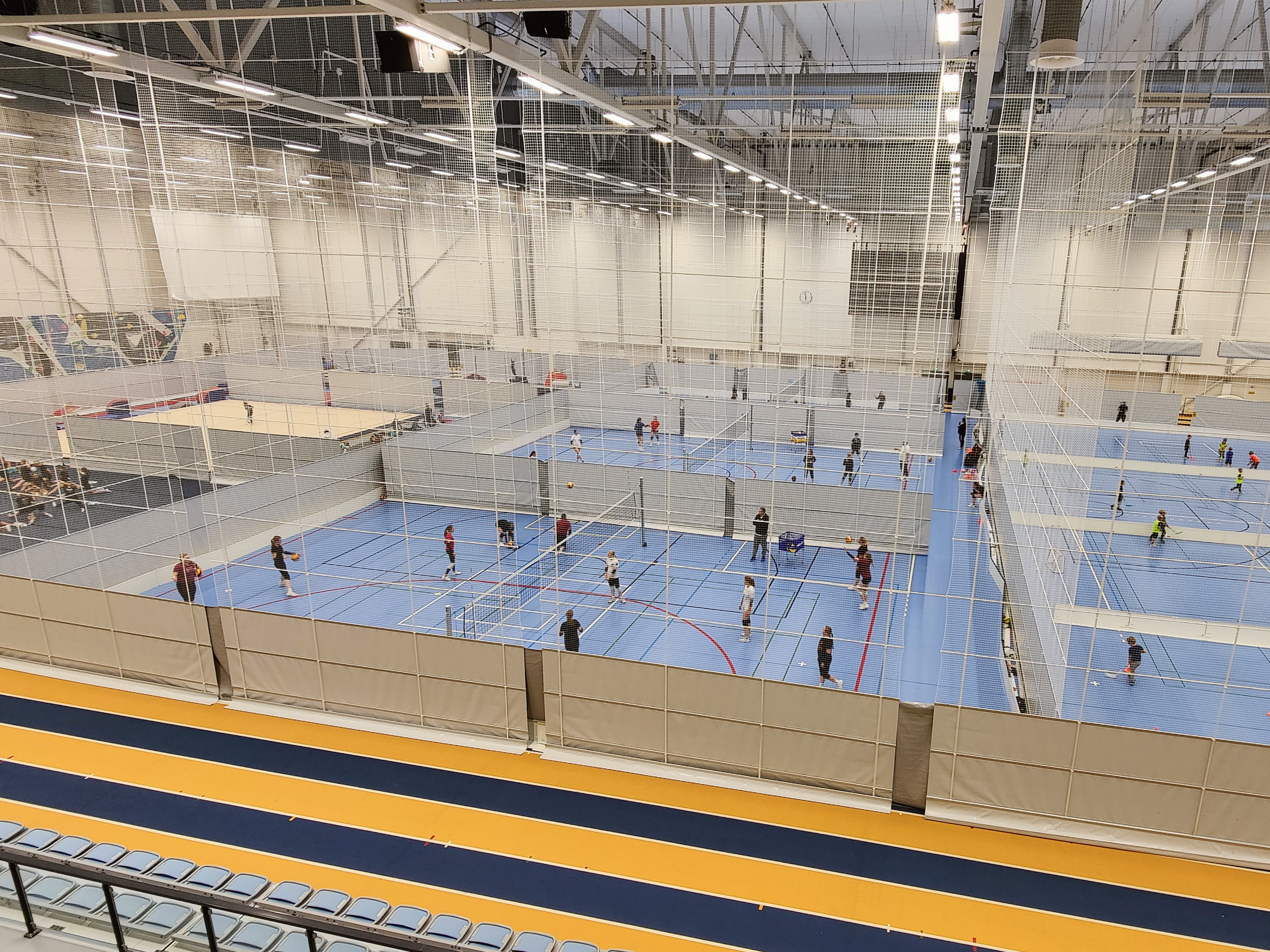  Monitoimihallin uusi varauskalenteri on nyt julkaistu verkkosivuillamme. Varauskalenterista voi selailla liikuntatilojen varaustilannetta ja ostaa sulkapallo- ja pickleball -vuoroja. 